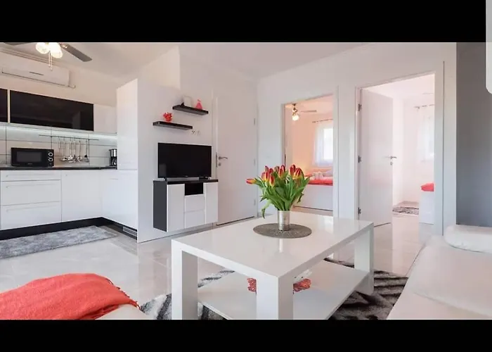 Apartment La Perla 3 *