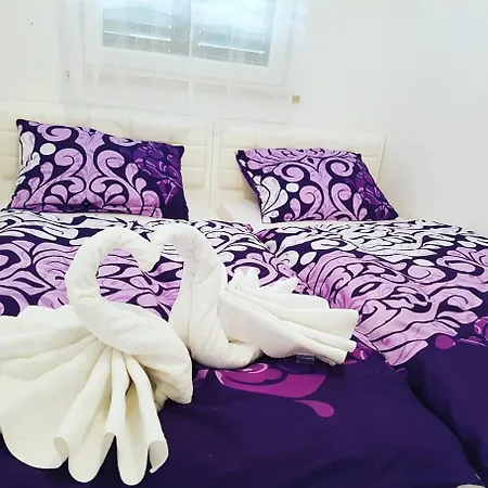 La Perla 3 Apartment Sutivan