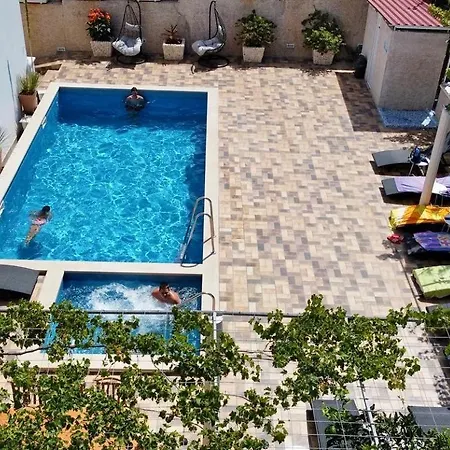 La Perla 3 Apartment *