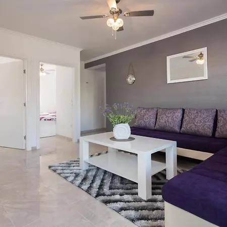 La Perla 3 Apartment